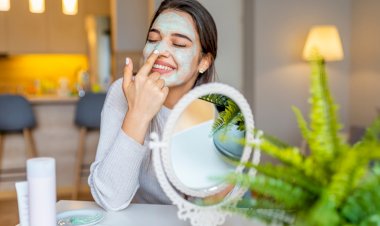 MASKE KULLANIRKEN CİLTTEKİ 6 TEHLİKEYE DİKKAT!