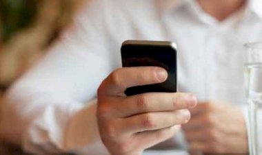 Telefona Bakarken Başınızın Ağırlığı 20 Kiloya Çıkabilir