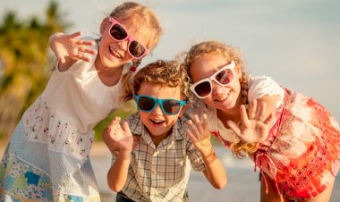 ÇOCUKLARIN GÖZ SAĞLIĞINI BOZAN 5 YAZ TEHLİKESİ!