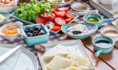 ORUÇ TUTARKEN 8 BESLENME HATASINA DİKKAT!