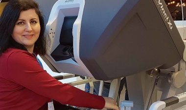 Kadın Ürolog Op. Dr. Ayşe Veyhürda Dikmen kanamasız idrar kaçırma ameliyatını anlattı