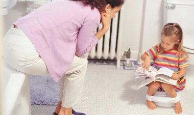Çocuğunuzun Tuvalet Eğitimine Hazır Olduğunu Gösteren 7 İşaret