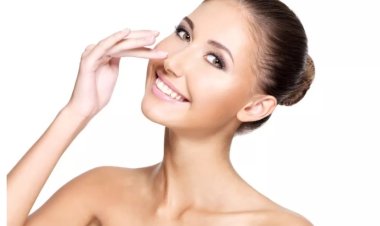 What does Artificial Intelligence think about plastic surgery and plastic surgery?