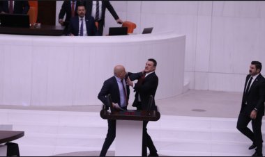TBMM'de Skandal: AKP'li Alpay Özalan'dan Ahmet Şık'a Saldırı!