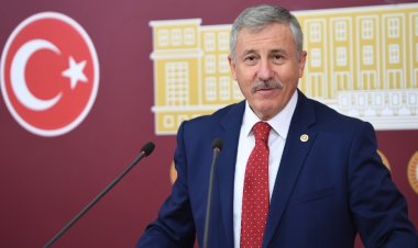 Selçuk Özdağ'dan İzmir Yangını ve TBMM'deki Kavga Hakkında Sert Açıklama