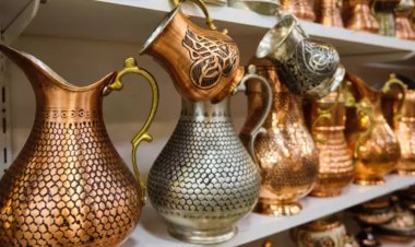 The Symbolism of Copper in Dreams: Wealth, Conflict, and Personal Transformation