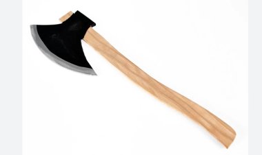 The Symbolism of Axes in Dreams: Insights from Classical and Modern Interpretations