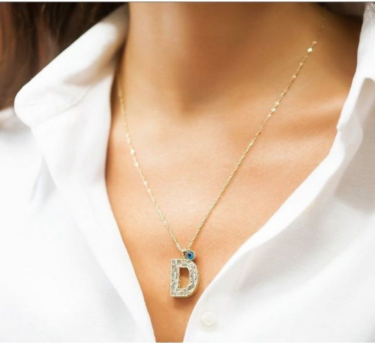 Ariş Diamond Introduces Exclusive Custom Initial Necklaces