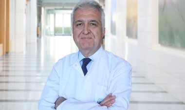 Yemek Sonrası Karın Ağrısı Safra Taşı Belirtisi Olabilir