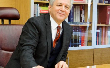 Psikiyatri Biliminde Öncü İsim: Prof. Dr. Ertuğrul Köroğlu'nun Akademik ve Klinik Başarılarla Dolu Yolculuğu