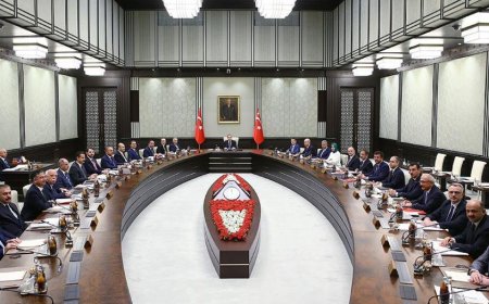 Rüyada Bakan Görmek Ne Anlama Gelir? Makam, Müzakere ve Mükafatın Simgesi