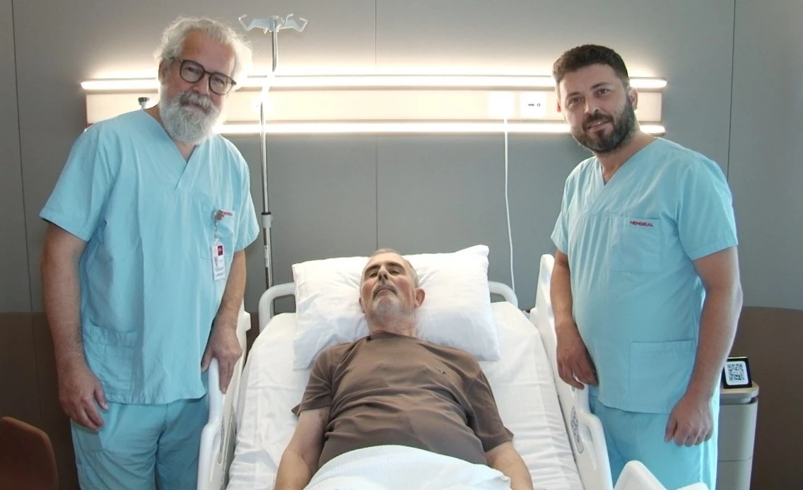12 santimetrelik aort anevrizması kapalı yöntemle tedavi edildi