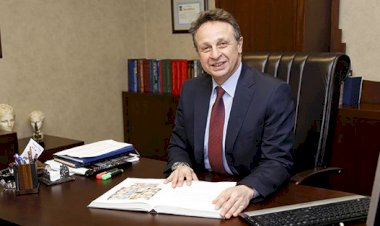 Prof. Dr. Nazım ÇERKEŞ / Estetik Plastik & Rekonstrüktif Cerrahi Uzmanı