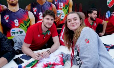 Pınar Karşıyaka Basketbol Takımı Taraftarlarıyla Buluştu