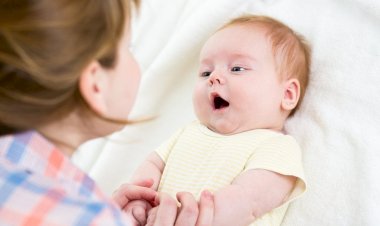 Bebeğin Erken Konuşması İçin Ne Yapmalı ?